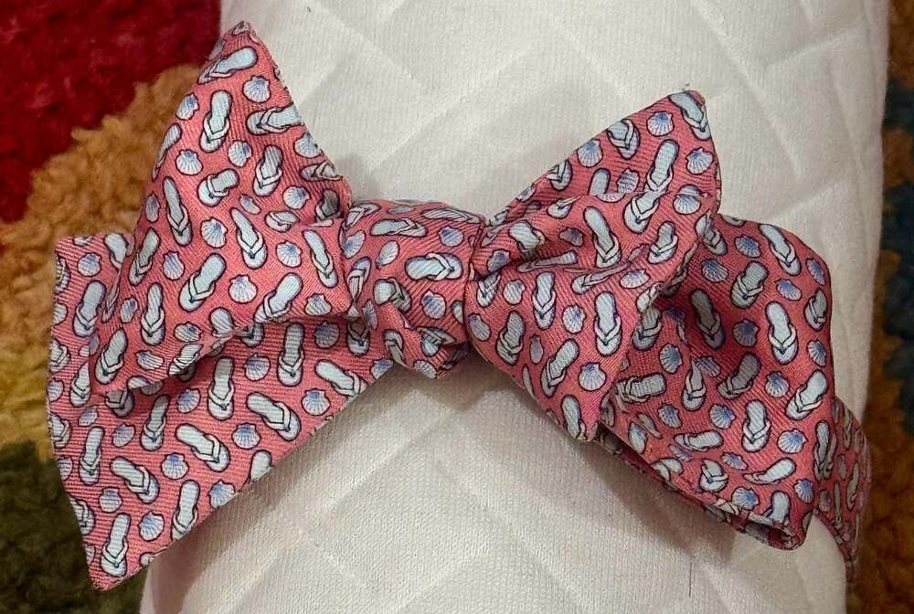 Vineyard Vines All Silk Flip Flop and Seashell Print Self-Tie Bow Tie